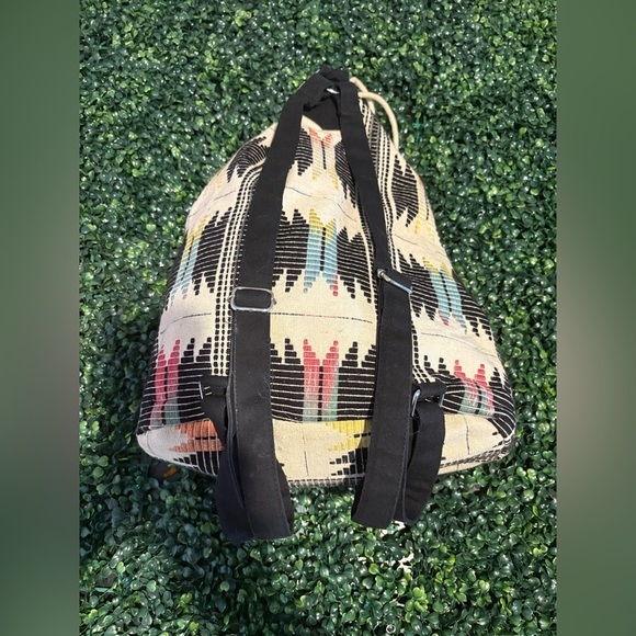 Street Level - Picture 5 of 10